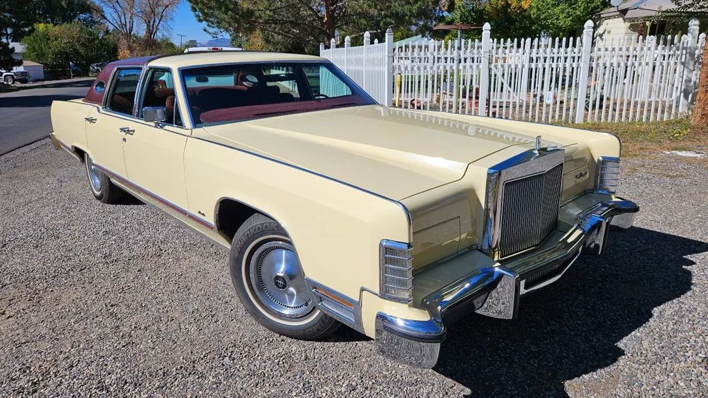 Czy Lincoln Continental 1979 to okazja za 8200$?