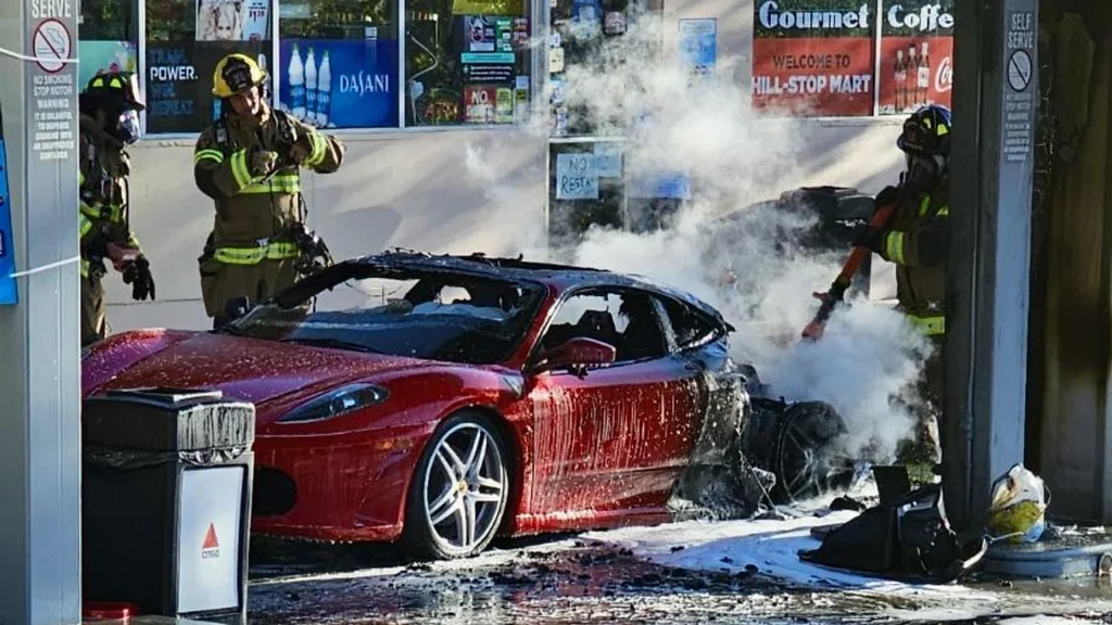 Pożar Ferrari F430 na stacji paliw