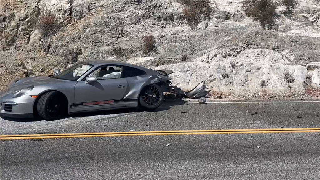 Porsche nehoda na Angeles Crest