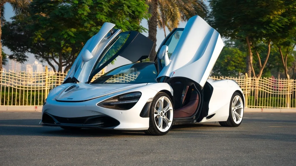 Sensation in the Auction: McLaren 720S Flooded!