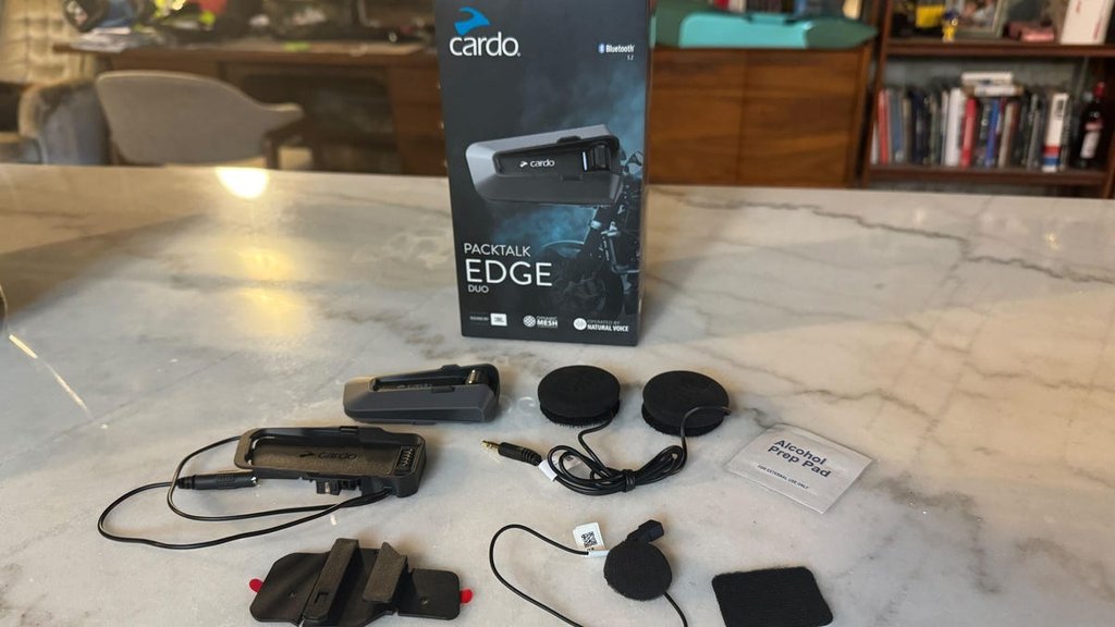 Cardo Packtalk Edge: Nová dimenzia jazdenia