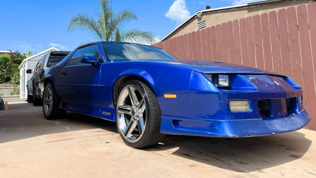 Chevrolet Camaro RS 1992 za 6000 dolarů?