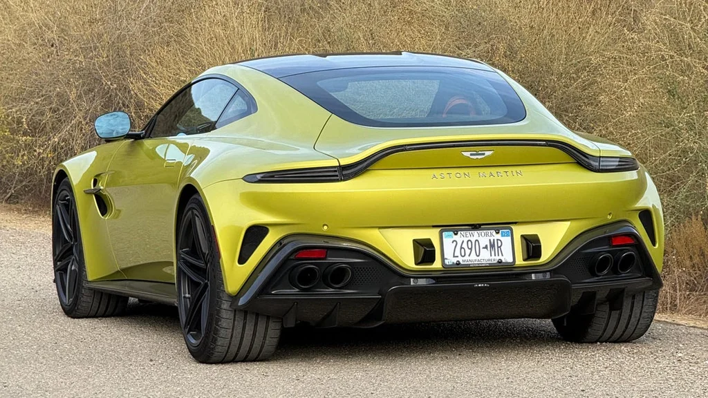 Nový Aston Martin Vantage 2025: Štýl a Postoj