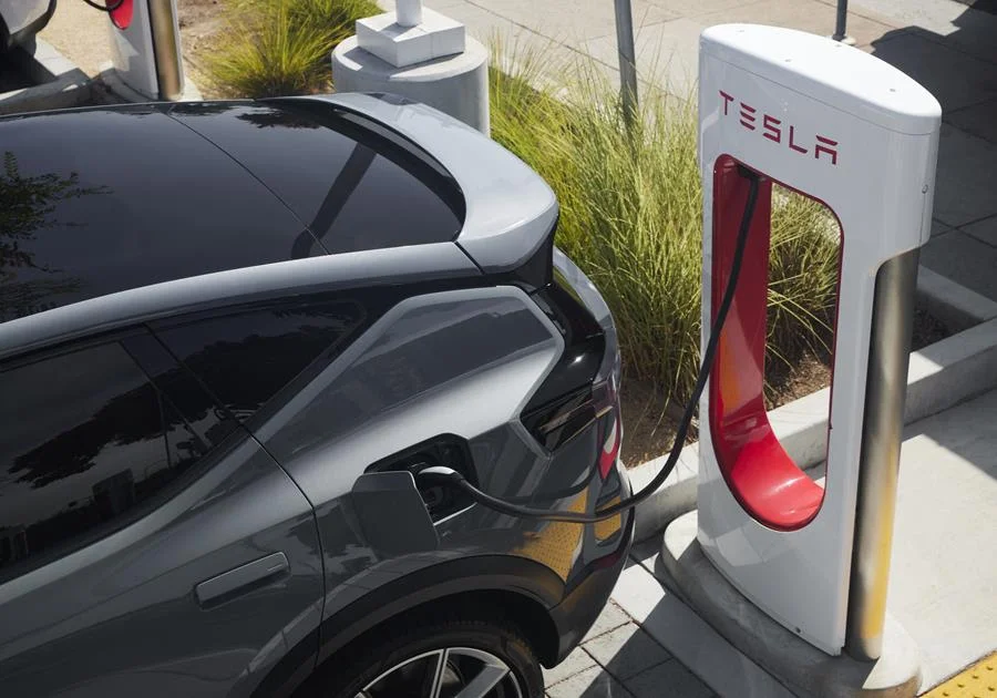 Polestar uzyskuje dostęp do Tesla Supercharger