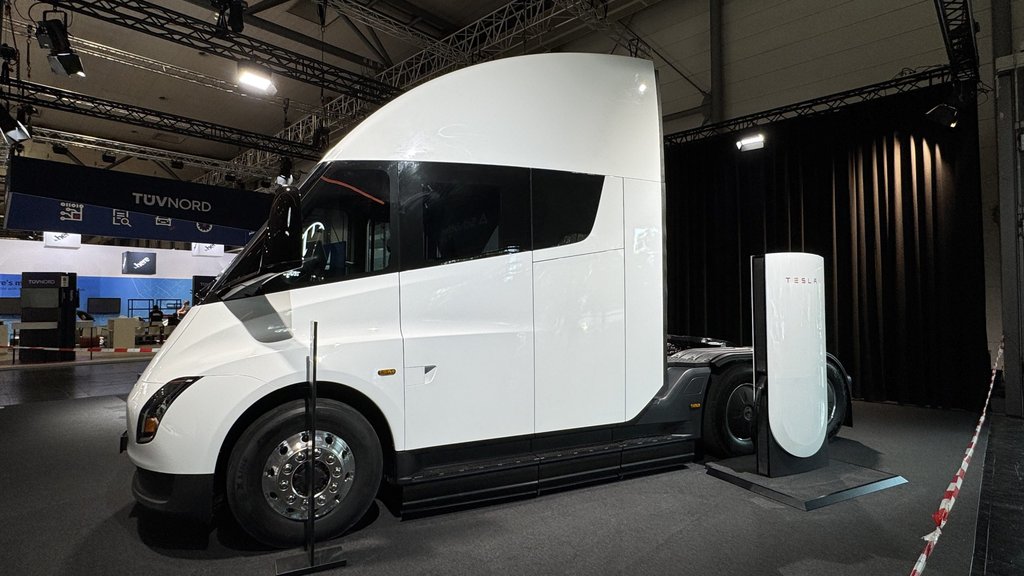 Tesla Semi na IAA Transportation 2024